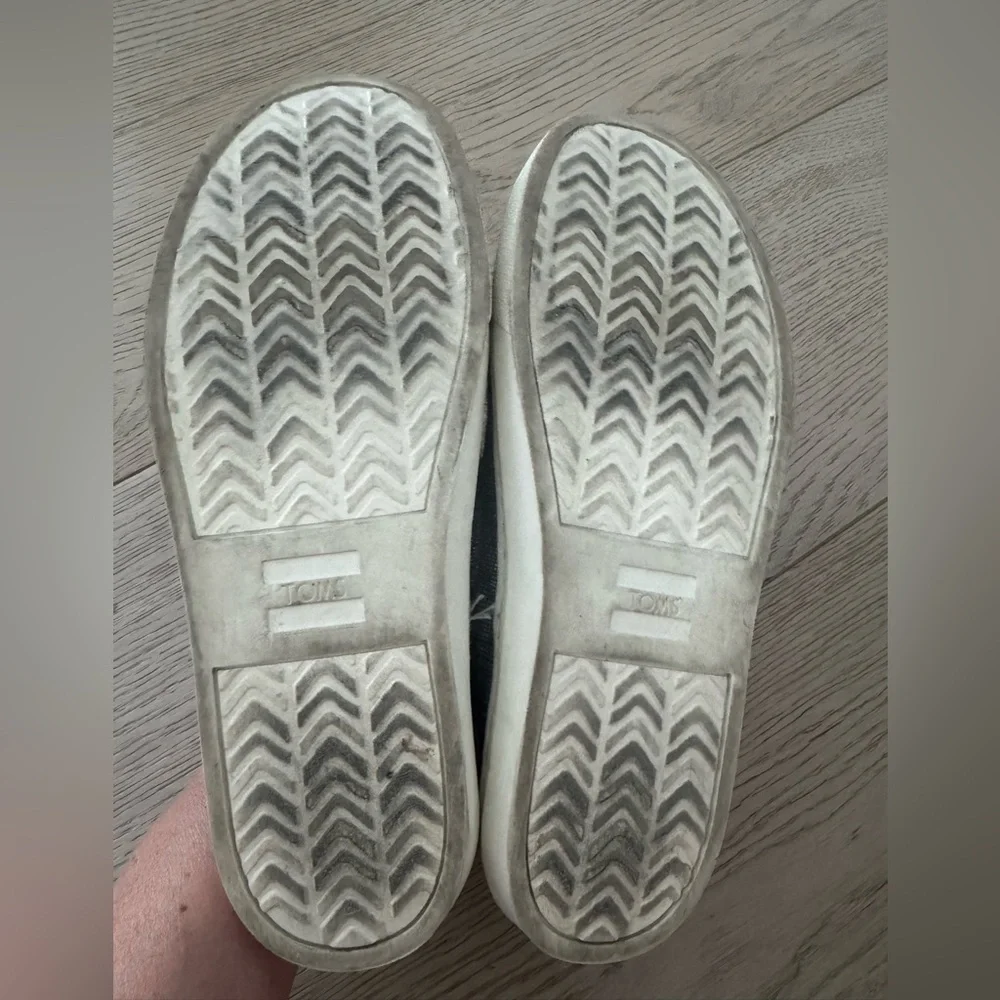 TOMS Luca Slip On Youth Boys Size 5